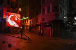 Copertina di Fallito golpe turco del 2016: ai 198 imputati sono stati inflitti quasi 4.000 anni di carcere