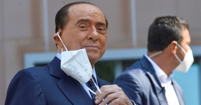 Copertina di B. e Ghedini contro Brunetta: “Dimettiti da FI”