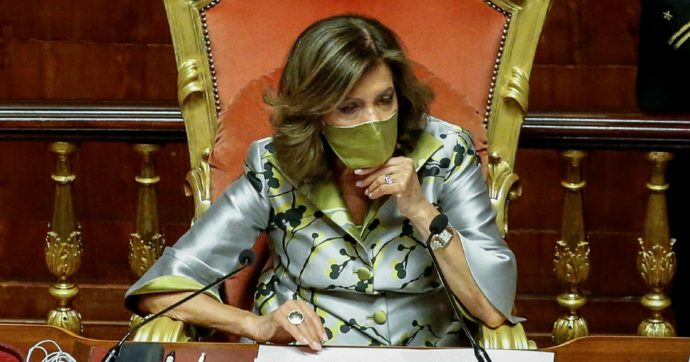 Lady Senato si infuria se si parla di figli e vitalizio