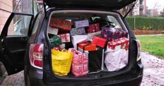 “500 pacchi in una sola ora”. L’iniziativa solidale delle Scatole di Natale fa il pieno: “Il Covid ha aiutato a sensibilizzare”