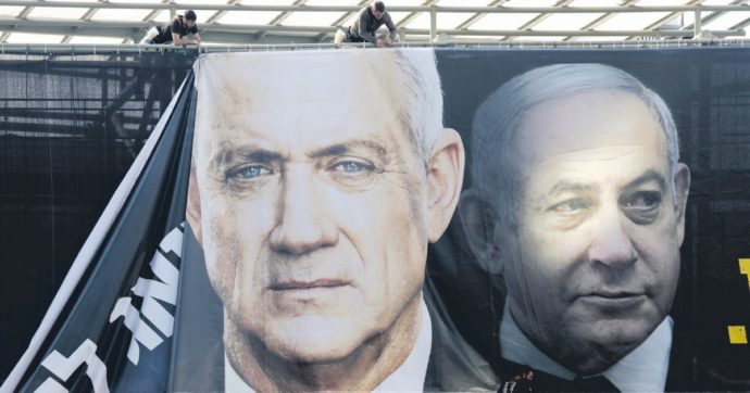 Copertina di “Re Bibi pensa ai suoi processi e al potere: Israele può affondare”