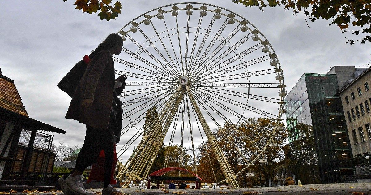 Covid, nuove restrizioni in Germania entro Natale: “Con queste misure non ce la caveremo”. Danimarca torna in lockdown, Grecia lo prolunga