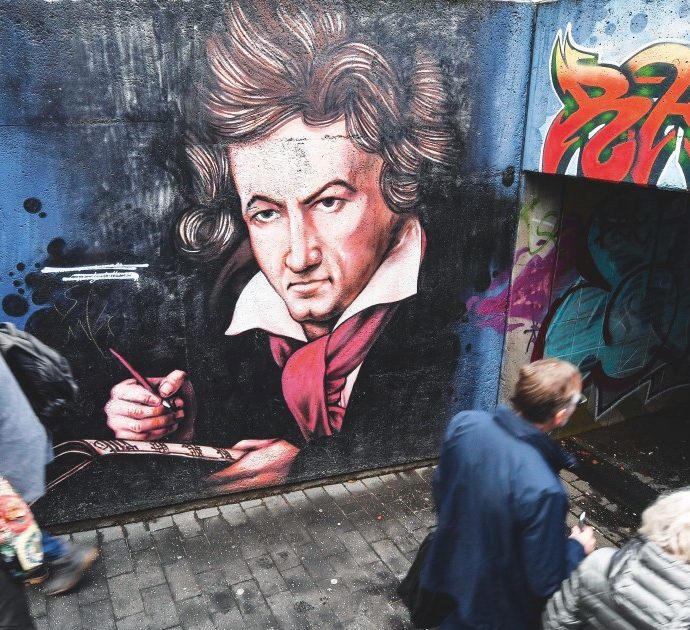 “Beethoven? La sua sordità ha influito così sui suoi concerti”: l’intervista al musicologo Giorgio Pestelli