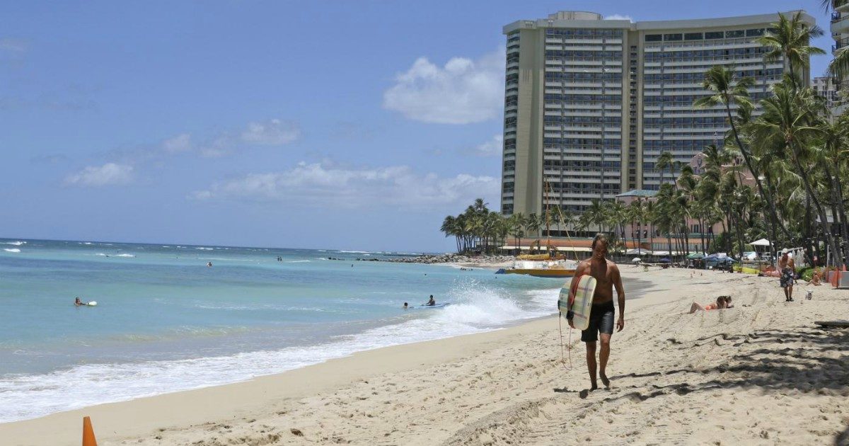 “Voli gratis per venire alle Hawaii a fare smartworking”: l’iniziativa del governo locale. Ecco come candidarsi