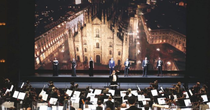 Copertina di Si dà arie l’operina in Scala. In tv, spezzatino di note e vip