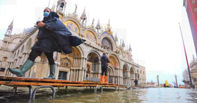 Venezia, “la mancata attivazione del Mose può essere danno erariale”: quel parere negativo ignorato sulle paratie alzate con 130 centimetri