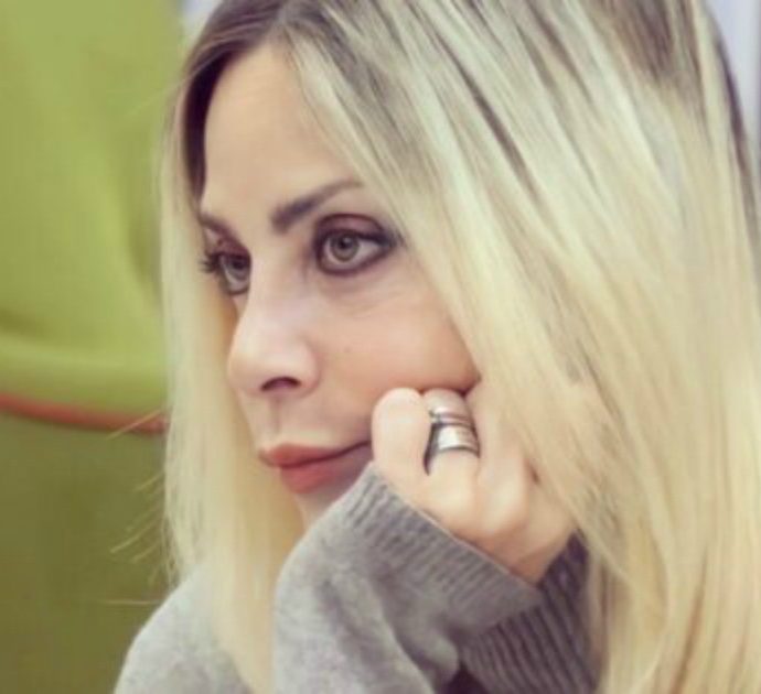 Grande Fratello Vip, Patrizia De Blanck contro Stefania Orlando: “Ipocrita, falsa e pu****a”. Lei scoppia in lacrime