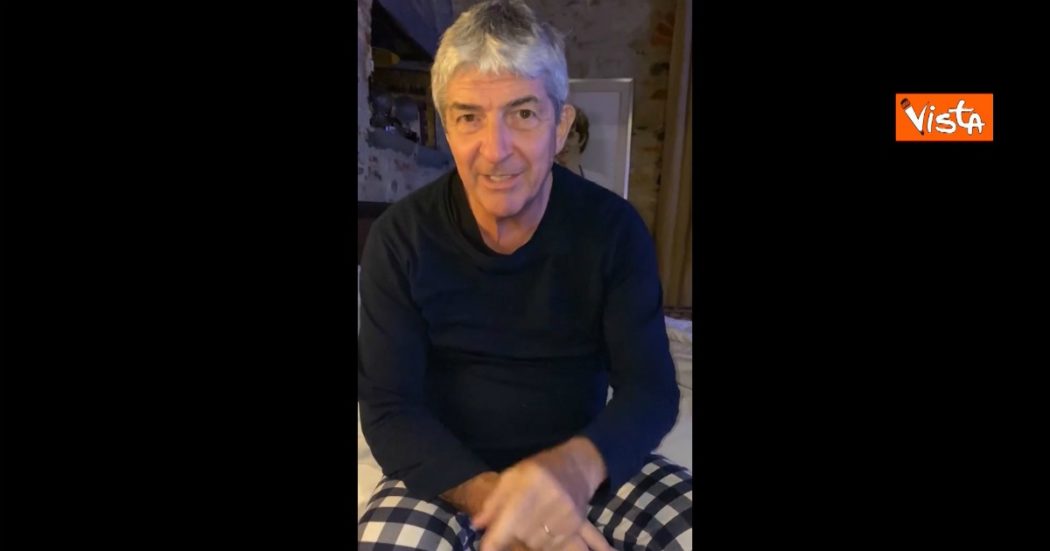 È morto Paolo Rossi, quando durante il lockdown il campione invitava a restare a casa