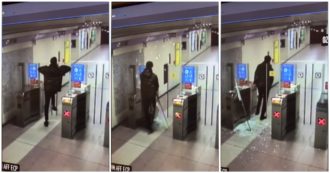 Milano, in metro senza biglietto manda in frantumi i tornelli: il video che lo incastra