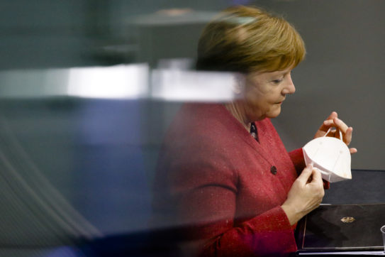 Il lockdown non era così duro: Merkel vuole inasprire ancora le misure anti-Covid