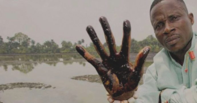 Gli ambientalisti al fianco del Fatto denunciato da Eni