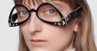 Copertina di Gucci lancia gli occhiali da vista “al contrario” in vendita 513 euro: “Ma perché?”