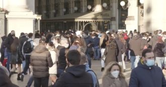 Copertina di Milano, città presa d’assalto nel primo giorno in zona gialla: assembramenti in centro, code ai negozi e nei bar