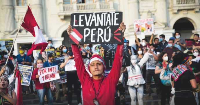 La Generación Bicentenario. “In Perù falsa democrazia”