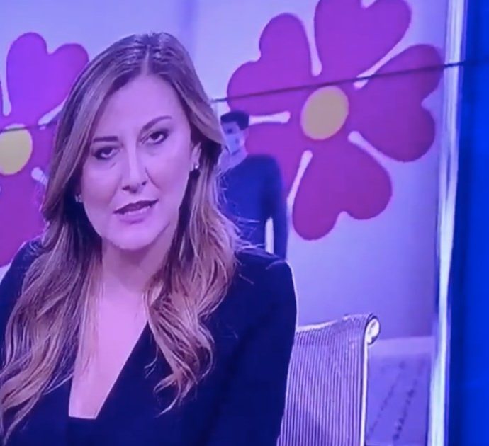 “Parte la campagna vaginale”: il video della gaffe della giornalista diventa virale