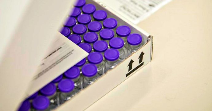Vaccino anti-Covid, l’Ema: riunione anticipata al 21 dicembre per decidere sul via libera a Pfizer. Von der Leyen: ‘Prime dosi entro l’anno’