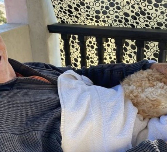 Jeff Bridges e la sua lotta contro il cancro, la prima foto con il suo cane: “Ho un nuovo amico”