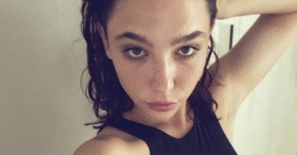 Copertina di Matilda De Angelis e gli altri vip che parlano di ansia e depressione sui social: “Piangersi addosso è molto diverso dall’ammettere di avere problemi”