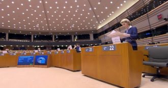 Vaccino Covid, von der Leyen al parlamento Ue: “Prime approvazioni entro una settimana. Iniziamo subito, tutti e 27 lo stesso giorno”