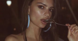 Copertina di Emily Ratajkowski: “Il sesso di questa persona nella mia pancia? Lo dirà lui o lei a 18 anni”