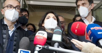 Copertina di Virginia Raggi dopo l’assoluzione: “Imbarazzanti i silenzi dei vertici M5s. Da fanatici chiedermi di dimettermi in caso di una mia condanna”