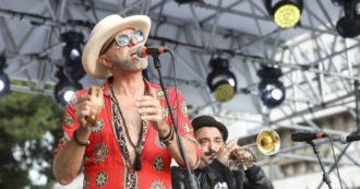 Il Covid ha stravolto gli orizzonti. Ma è così che Pau dalla musica live è tornato ai pennelli