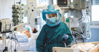 Copertina di In Edicola sul Fatto Quotidiano del 24 Dicembre: Chi non si vaccina rischia il licenziamento. Lavoratori