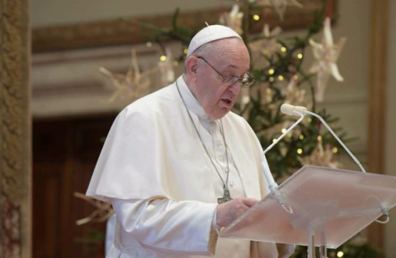Papa Francesco causa sciatalgia salterà il Te Deum e la Messa del primo dell’anno. Reciterà solo l’Angelus
