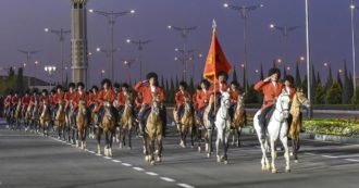 Copertina di L’antidoto al Covid? “E’ la liquirizia”. Parola del presidente del Turkmenistan