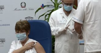 Covid vaccine, the first three people receive the dose in Italy: a nurse, a virologist and a social-health worker.  Video