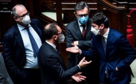 Copertina di Le novità nella manovra: dal superbonus alla cig per gli autonomi. La Camera approva con 298 sì. Il testo al Senato per l’ok finale