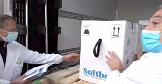 Copertina di Oggi è il “Vaccine Day” Poi la corsa in salita per rispettare i tempi