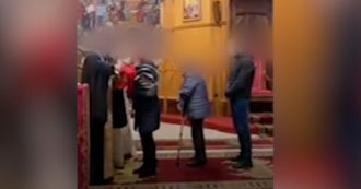 Copertina di Calabria, sacerdote positivo al Covid fa bere dallo stesso calice: a rischio decine di fedeli – Video
