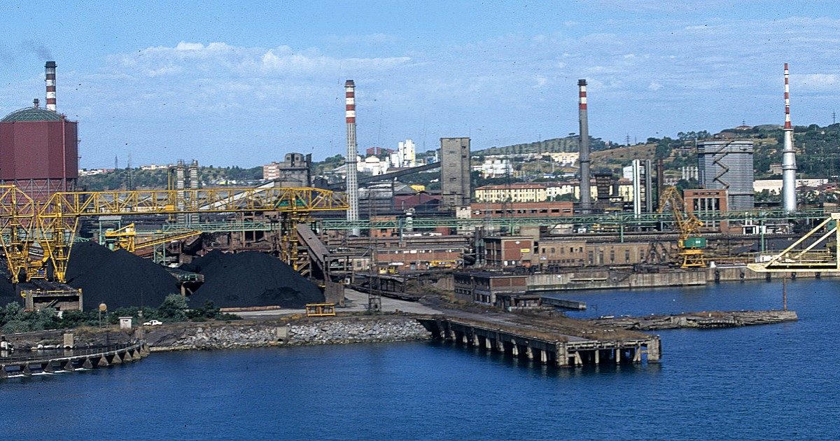 Acciaierie di Piombino, dal fallimento Lucchini agli indiani di Jindal che ora aspettano l’ingresso di Invitalia (con i buoni uffici di Carrai)