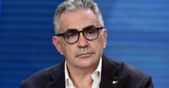 Copertina di Fabrizio Pregliasco in ‘versione Peter Pan’: “Io in amore? Sono un po’ disordinato. Diletta Leotta l’ho conosciuta su Skype”