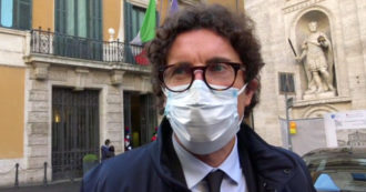 Copertina di Toninelli: “Renzi? Non fatemi commentare, ha creato un acronimo che porta sfiga”