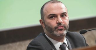 Copertina di “Lo dico a tutti: solo Raggi può battere questa destra”