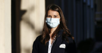 Copertina di Claudia Alivernini, la prima infermiera vaccinata insultata sui social: “Non mi aspettavo tanto odio, ma lo rifarei mille volte. Ho visto troppi morire di Covid”