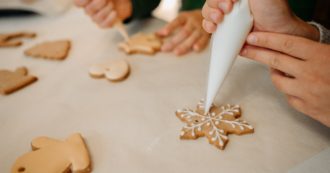 Copertina di Capodanno, tutti i dolci della tradizione da fare in casa: le ricette e la guida per scegliere quelli di minor impatto calorico