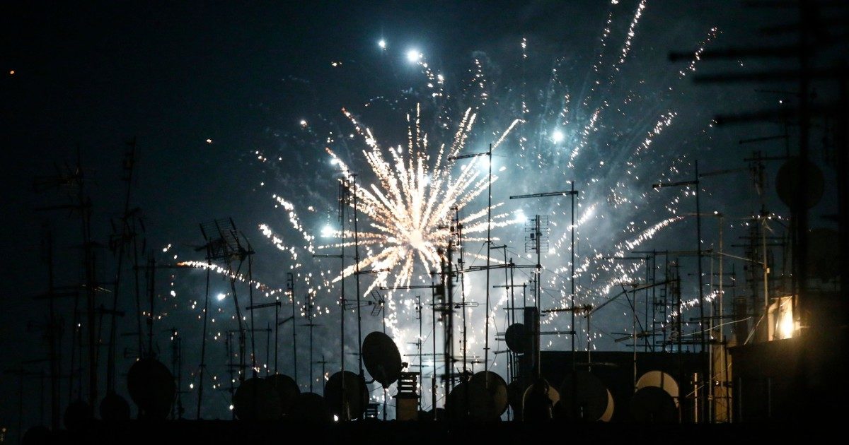 Capodanno: fuochi d’artificio, petardi e barbecue vietati a Milano