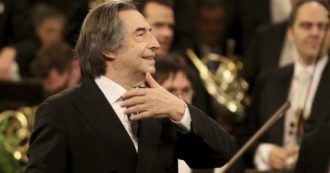 Copertina di Concerto di Capodanno 2021 della Filarmonica di Vienna: la marcia di Radetzky per la prima volta senza battimani