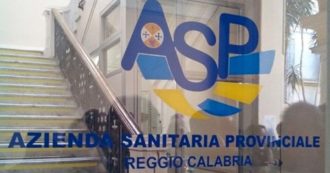Copertina di Calabria, così la sanità è finita al collasso: “Fatture pagate 2 volte, ospedali finanziati e mai realizzati e le infiltrazioni dei clan”