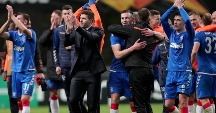 I Rangers Glasgow dall’inferno al paradiso: dopo il fallimento, con Gerrard in panchina i protestanti sono a un passo dallo scudetto