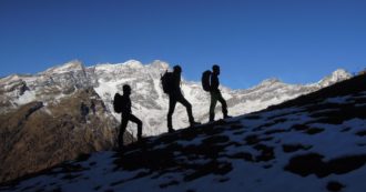 Copertina di Sesso ad alta quota: escursionisti “beccati” dalle webcam a 2000 metri, la foto pubblicata in diretta