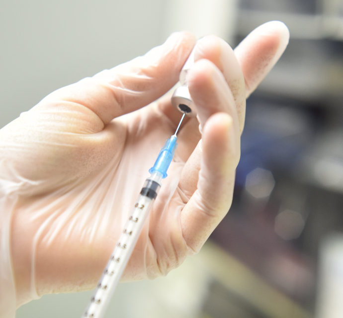 “Era un padrone della vita e della morte, sedava i pazienti per lavorare di meno”: infermiere condannato all’ergastolo per aver ucciso 10 persone