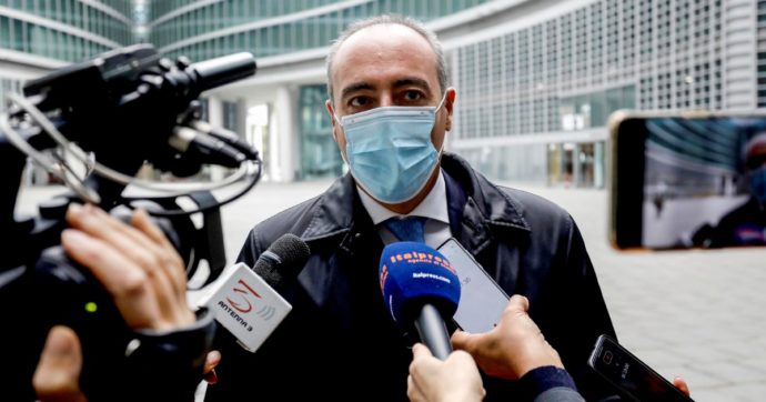 Vaccini al via, ma Gallera chiede un’altra poltrona