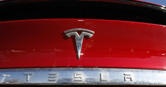 Tesla, dopo gli Stati Uniti anche la Cina: altri 1,6 milioni di veicoli richiamati