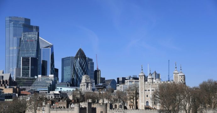 Inglesi favorevoli ad un prelievo sulle grandi ricchezze per combattere il Covid. Brumby (banca mondiale): “Ora o mai più”