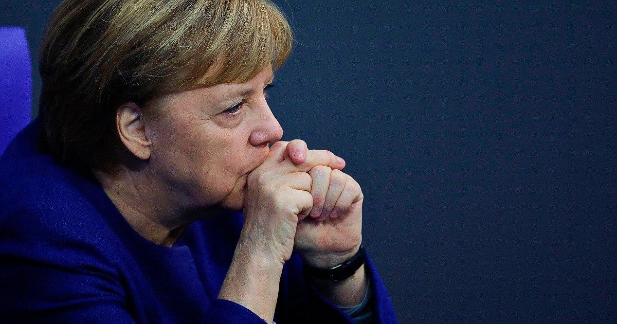 Germania, dalla garanzia delle lezioni in presenza alla chiusura totale delle scuole: “Incidenza tra gli alunni aumentata di oltre quattro volte”. Così nasce il dietrofront del governo