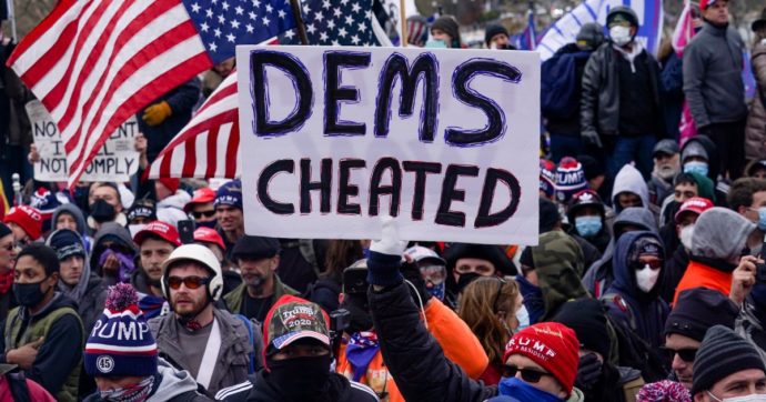 Il “colpo” trumpista spacca i repubblicani, ma attrae la loro base